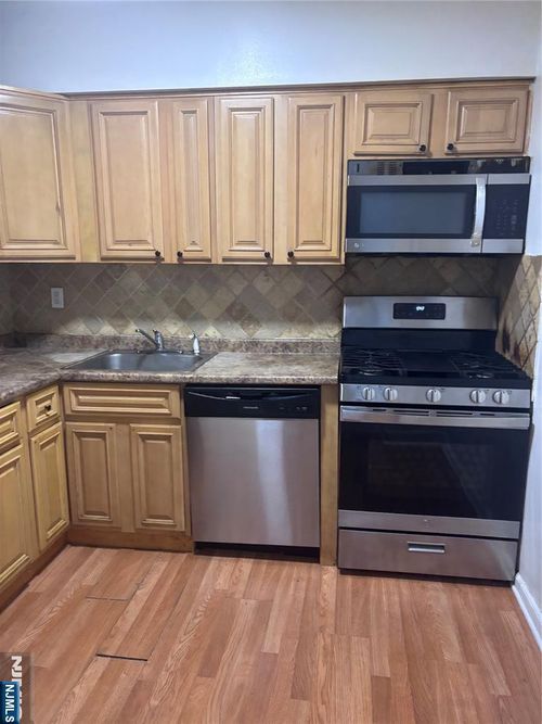 475 Elm, Kearny, NJ, 07032 | Card Image