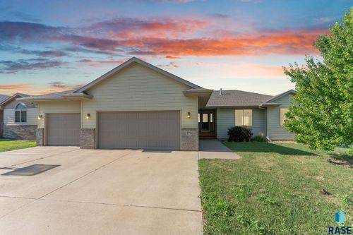 7720 W Justice St Street, Sioux Falls, SD, 57106 | Card Image