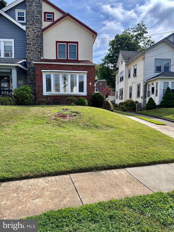 Collenbrook Ave, Drexel Hill, PA 19026
