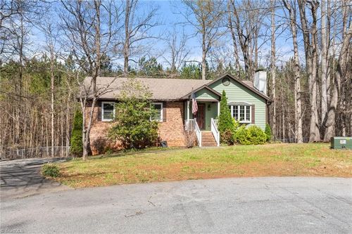 6005 Hunters Ridge Ct, Lexington, NC, 27295-9065 | Card Image
