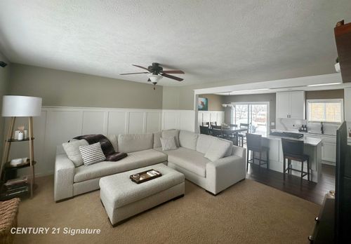 6135 Kingsbury Ct, Allendale, MI, 49401-7423 | Card Image