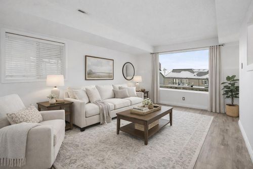 2-2415 14a St Sw, Calgary, AB, T2T3X4 | Card Image