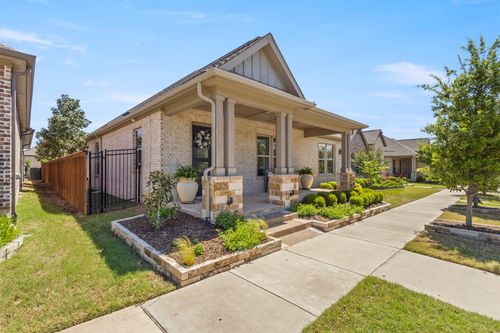 4825 Beaver Creek Dr, Arlington, TX, 76005-1319 | Card Image