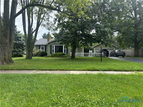 947 Hickory St, Perrysburg, OH, 43551-2415 | Card Image