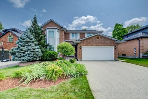 449 Knightsbridge Crt, Waterloo, ON, N2T2G5 | Card Image