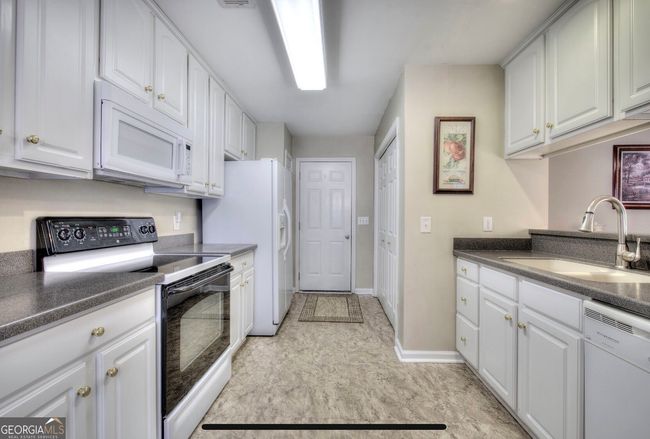 201 Brookstone Dr Sw, House other with 3 bedrooms, 2 bathrooms and 2 parking in Calhoun GA | Image 16