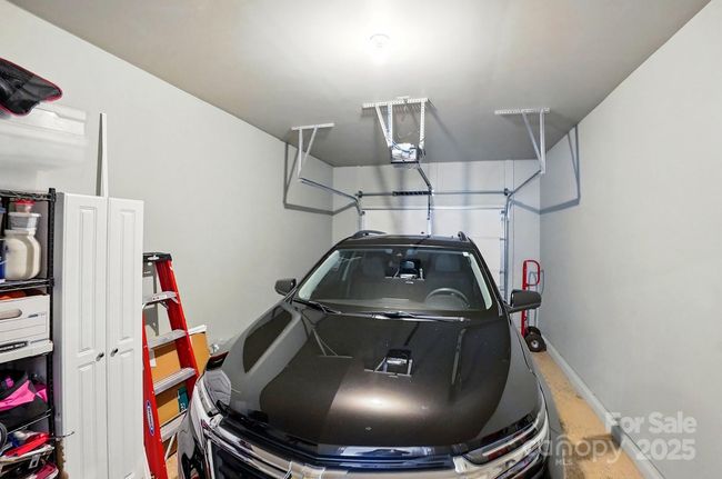 Painted finished garage | Image 36
