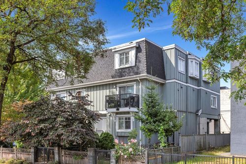 8787 Oak St, Vancouver, BC, V6P4B4 | Card Image