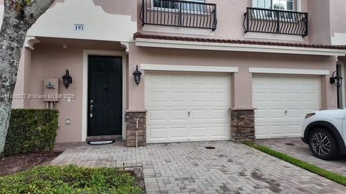 197-197 Las Brisas Cir, Sunrise, FL, 33326-3110 | Card Image