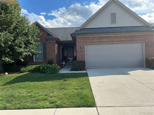 30245 Bradmore Rd, Warren, MI, 48092-6313 | Card Image