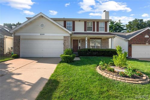 2559 Barrett Place Dr, Ballwin, MO, 63021-7832 | Card Image