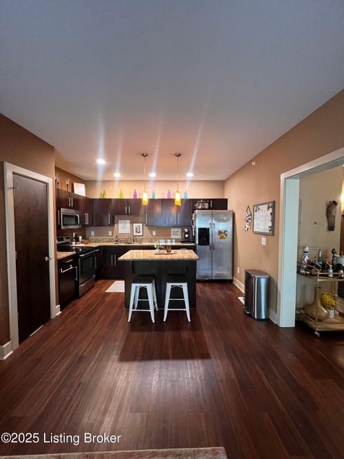 201-830 E Main St, Louisville, KY, 40206-1699 | Card Image