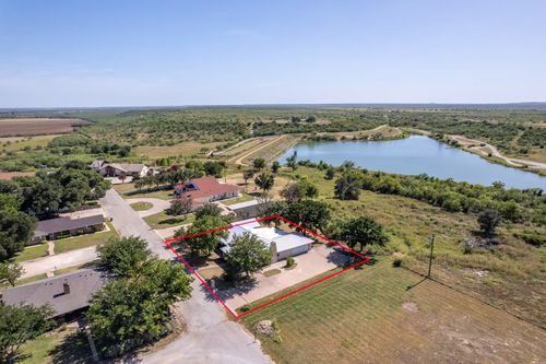 1517 Hillcrest St, Coleman, TX, 76834-5216 | Card Image