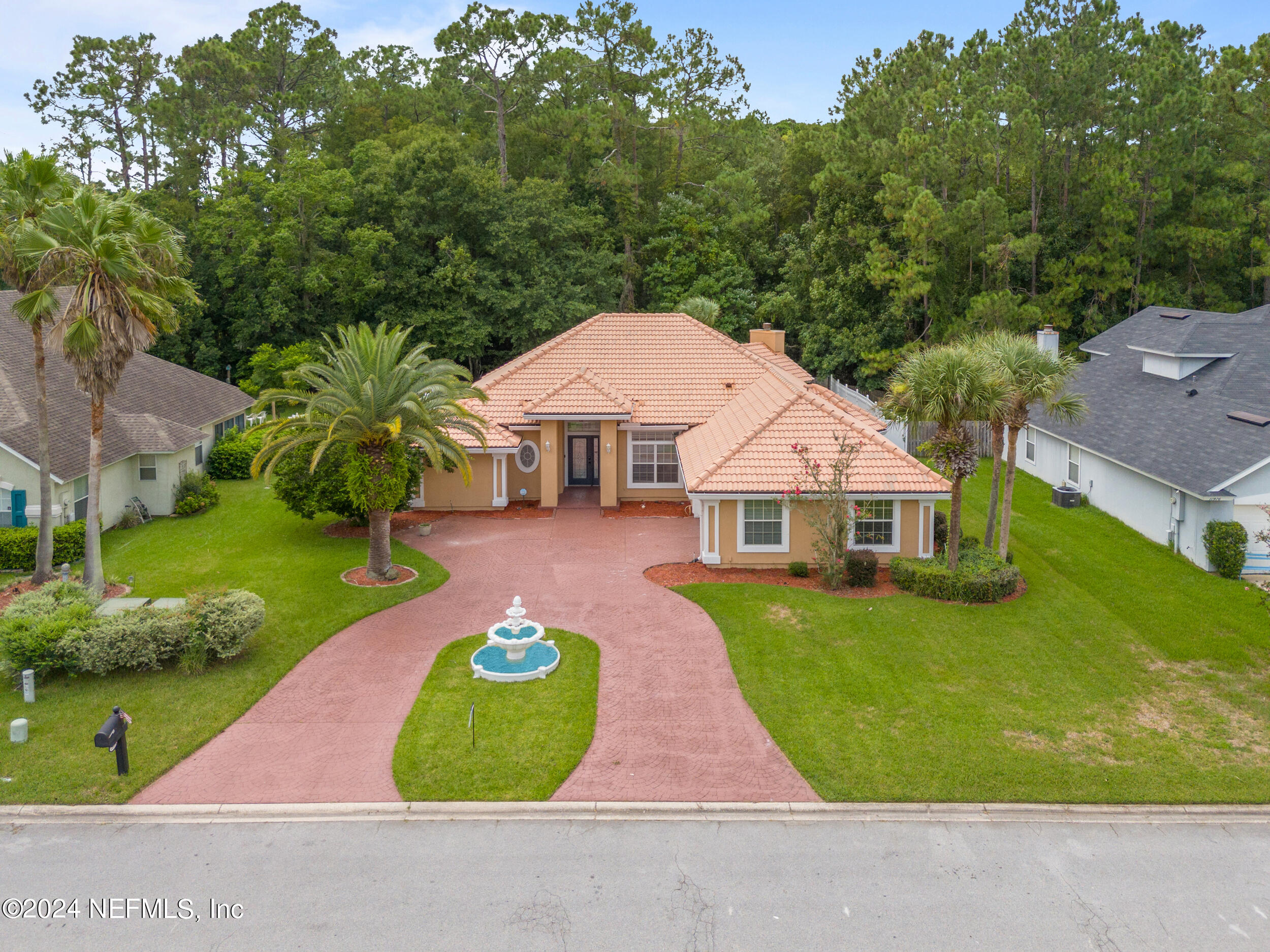 Lake Fern Dr, Jacksonville, FL 32258