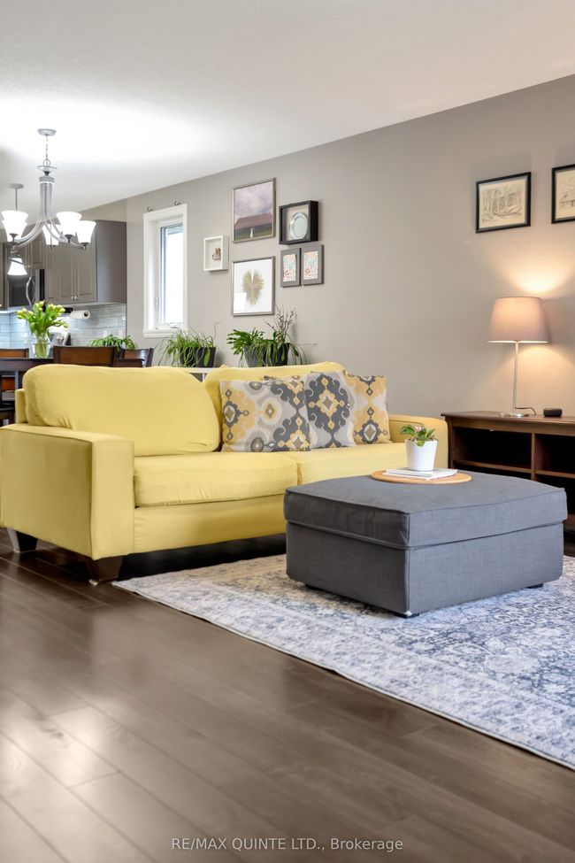 8 Mcintosh Cres, House other with 5 bedrooms, 2 bathrooms and 2 parking in Trenton ON | Image 7