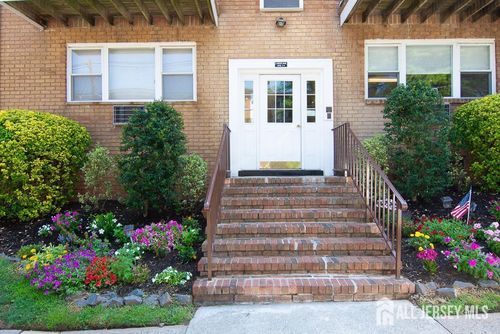 apt-2a-9 Koster Blvd, Edison, NJ, 08837-4319 | Card Image
