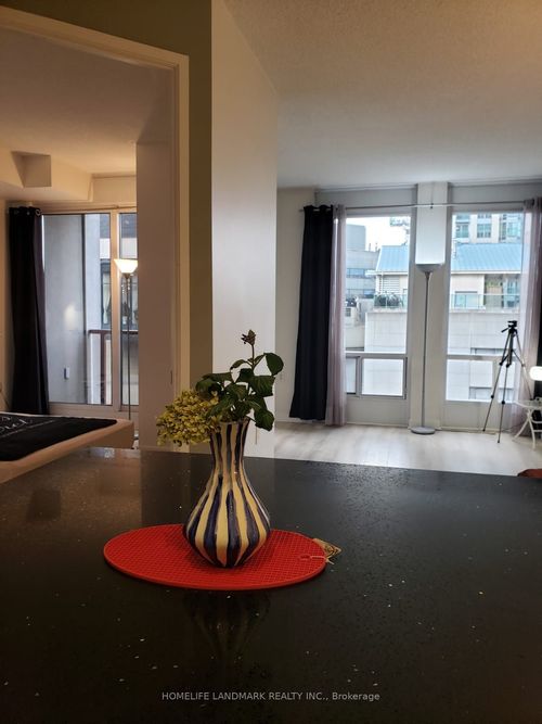 1203-85 Bloor St E, Toronto, ON, M4W3Y1 | Card Image