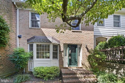 6679 Walnutwood Cir, BALTIMORE, MD, 21212-1214 | Card Image