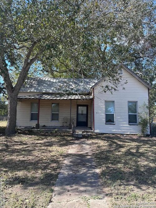 611 N Helena, Runge, TX, 78151 | Card Image