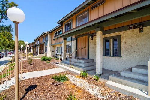 73-18931 Kittridge St, Reseda, CA, 91335 | Card Image