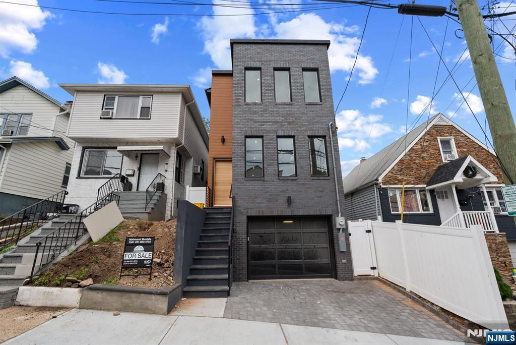 Residential in North Bergen