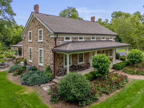 11533 N Parkview Drive, Mequon, WI, 53092 | Card Image