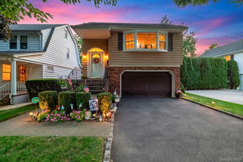 146 Lincoln St, Garden City, NY, 11530-2306 | Card Image