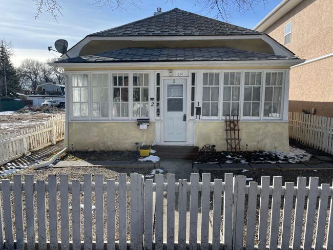 614 6 Street S, Home with 2 bedrooms, 2 bathrooms and 4 parking in Lethbridge AB | Image 1