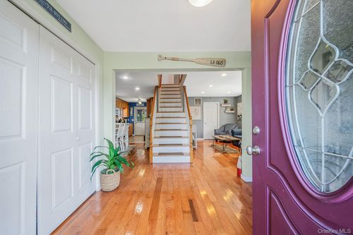 29 North Plz, Amity Harbor, NY, 11701-4012 | Card Image