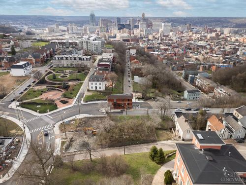 164 Dorchester Ave, Cincinnati, OH, 45219-1802 | Card Image
