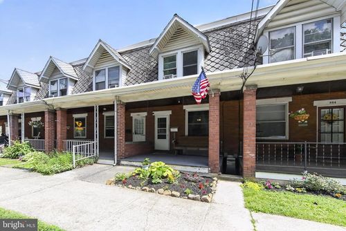 352 S Reading Ave, BOYERTOWN, PA, 19512-1812 | Card Image