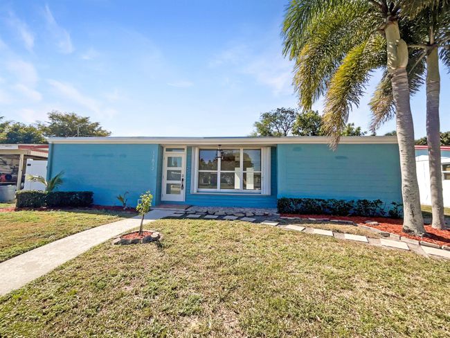 11812 Balsam Dr, House other with 3 bedrooms, 2 bathrooms and null parking in Royal Palm Beach FL | Image 11