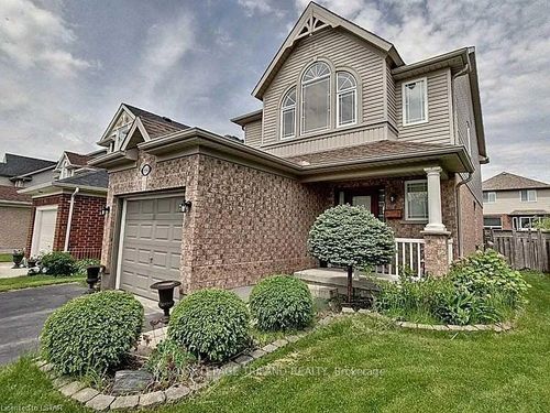 884 Redoak Ave, London, ON, N6H5R6 | Card Image