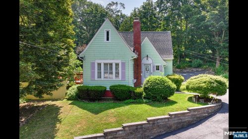 103 Woodside Ave, Newton, NJ, 07860-2427 | Card Image