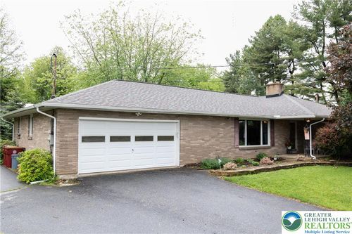 111 Nelson Ave, Forks Twp, PA, 18040-1217 | Card Image