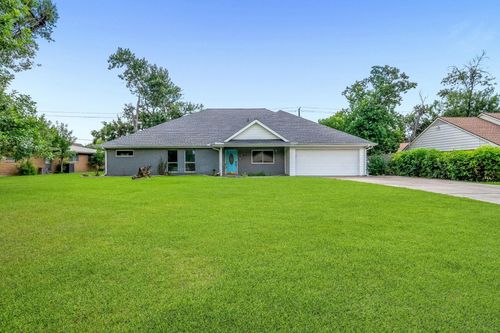 118 Crestway Dr, Baytown, TX, 77520-1114 | Card Image