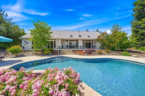 20589 Catka Dr, Redding, CA, 96003-7710 | Card Image