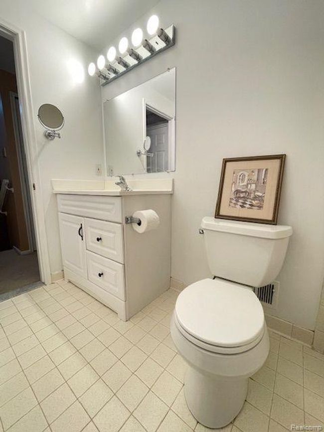 37310 Glenbrook Dr, Condo with 3 bedrooms, 2 bathrooms and null parking in Clinton Twp MI | Image 23