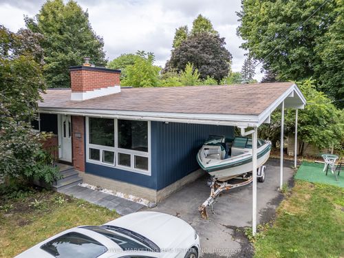 935 Goren Ave, Ottawa, ON, K1G2T6 | Card Image