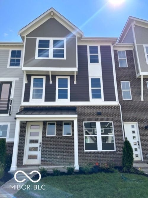7339 Bayview Run, Mccordsville, IN, 46055-9841 | Card Image