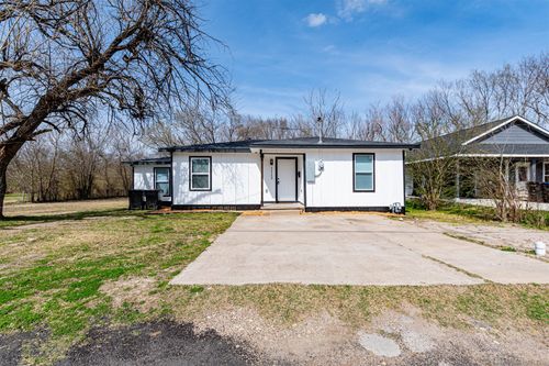 1112 Marshall St, Greenville, TX, 75401-4832 | Card Image