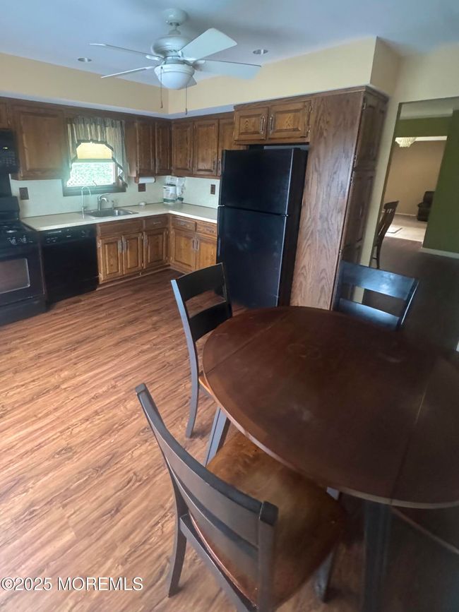 51 Malibu Ct, Condo with 2 bedrooms, 2 bathrooms and null parking in Old Bridge NJ | Image 8