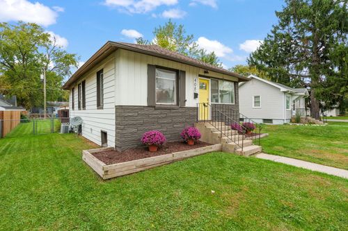408 S 11th St, Chesterton, IN, 46304 | Card Image