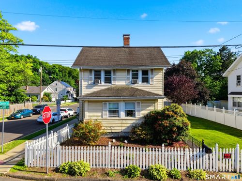 35 Faucett St, Stamford, CT, 06906-2009 | Card Image