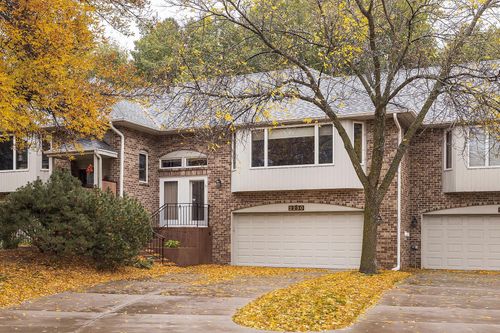 2230 Ferris Ln, Roseville, MN, 55113-3878 | Card Image