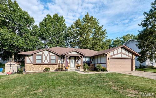 885 San Sebastian Dr, Fenton, MO, 63026-3049 | Card Image