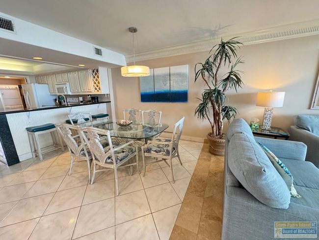 APT-402 - 3000 Gulf Blvd, Condo with 2 bedrooms, 2 bathrooms and null parking in South Padre Island TX | Image 8