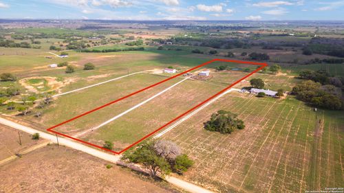 2998 County Road 302, Floresville, TX, 78114-3457 | Card Image