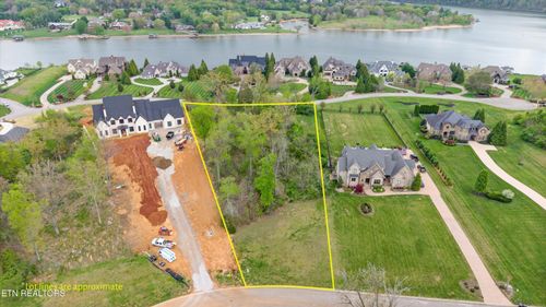 3623 Lashbrooke Way, Louisville, TN, 37777-4158 | Card Image