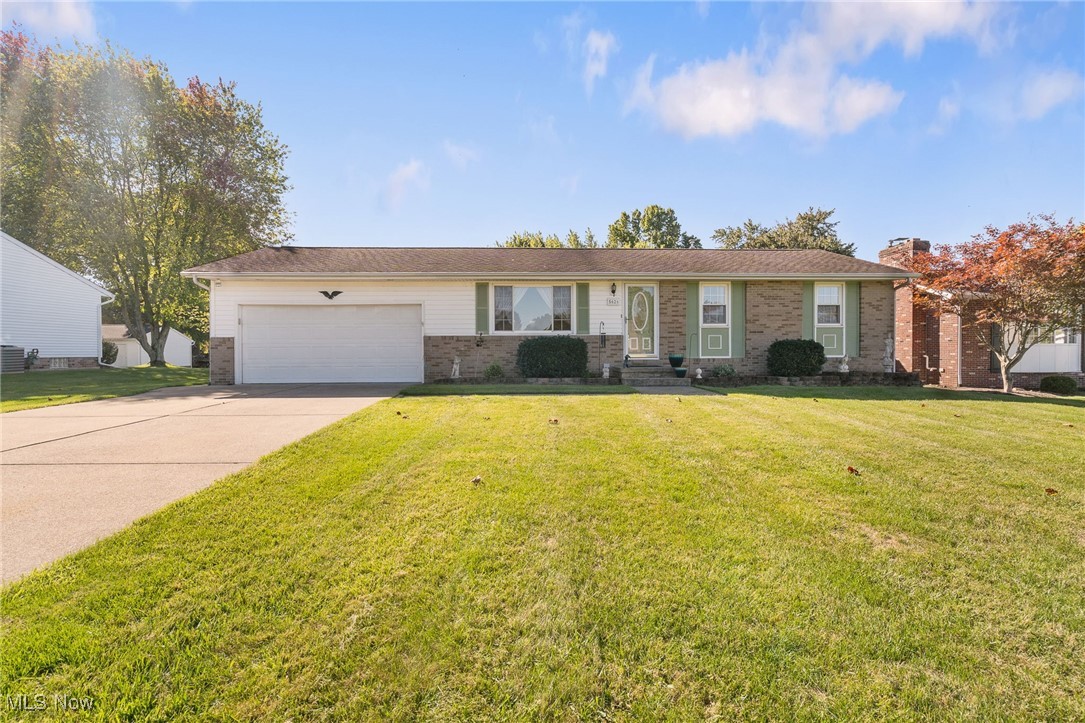 Valerius St, Navarre, OH 44662
